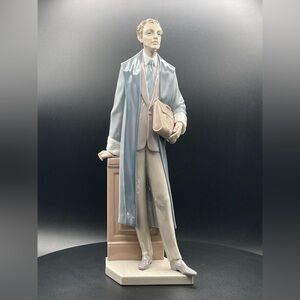 LLADRÓ MALE ATTORNEY
ITEM #01006426